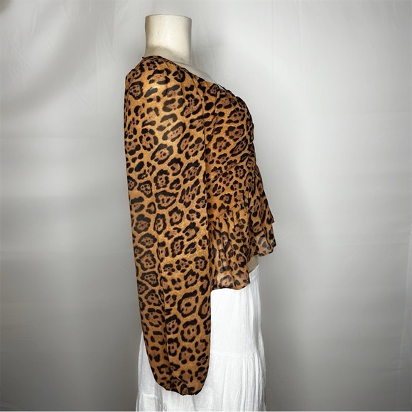New W/ Tags H&M Leopard Blouse, Size S - Picture 3 of 4